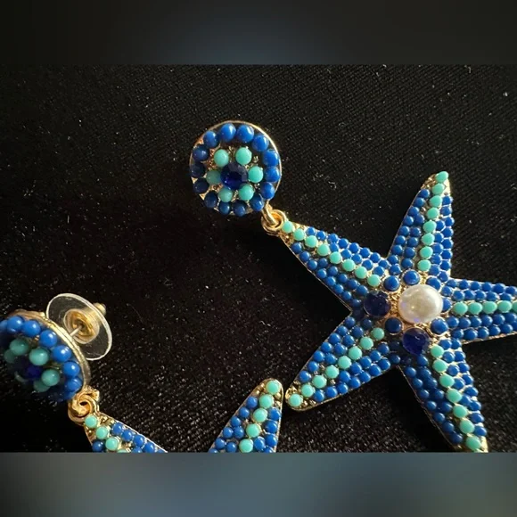 Beautiful blue beachy drop jeweled light weight earrings 💙 - Picture 6 of 12